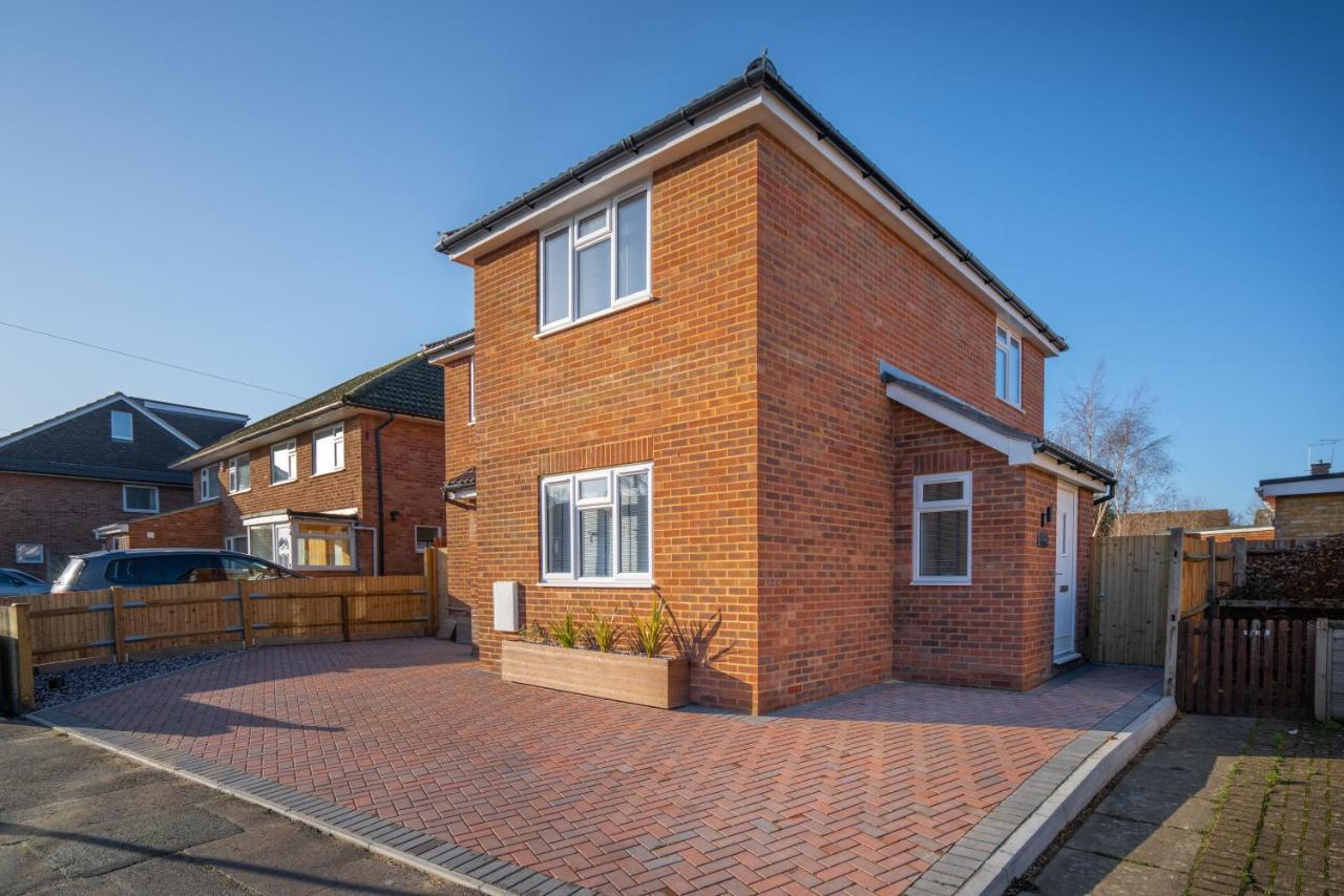 Mill Road Apartment First Floor Crawley  Exterior foto